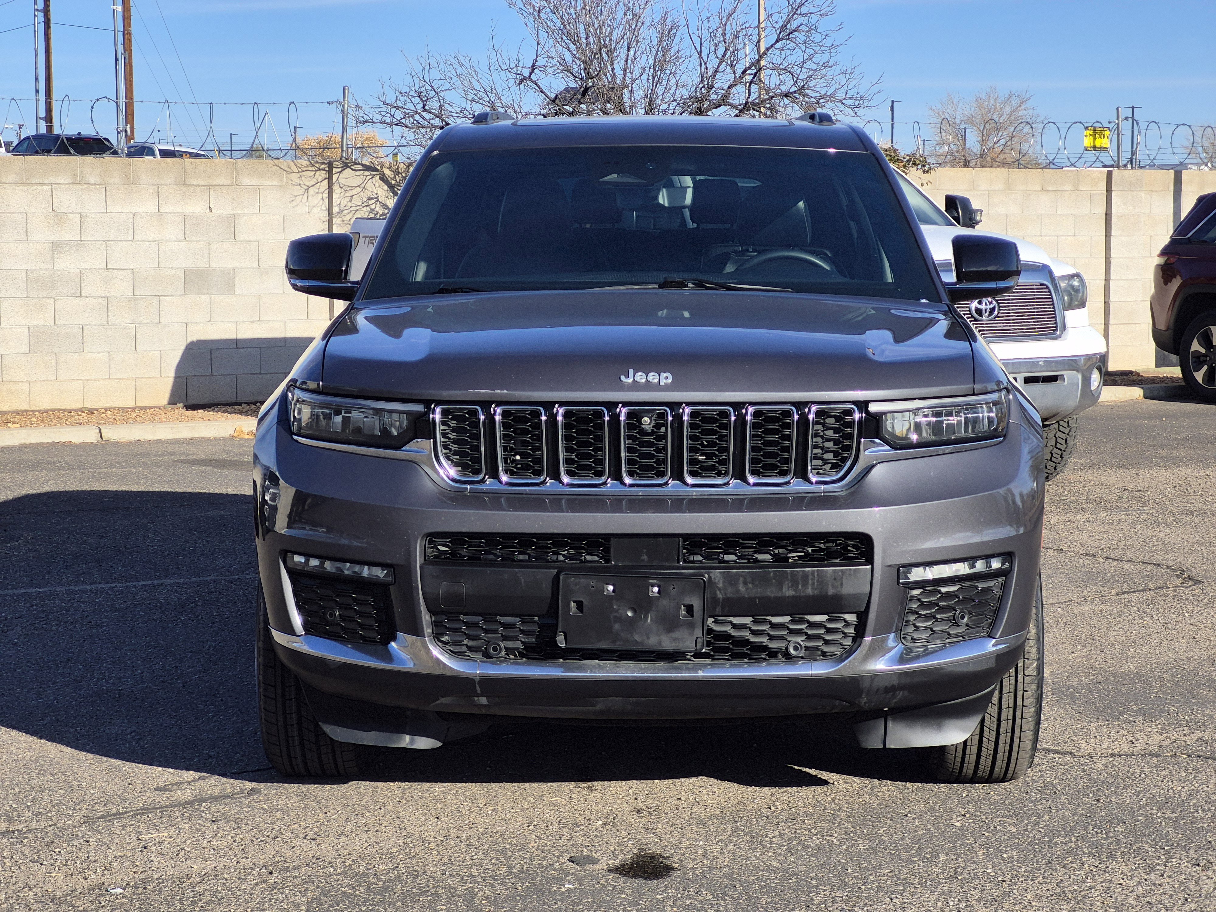 Used 2024 Jeep Grand Cherokee L Limited w/ Luxury Tech Group II image 2