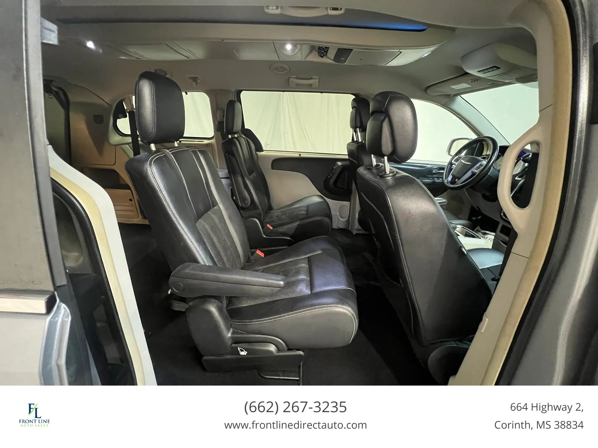 Used 2013 Chrysler Town & Country Touring-L w/ Driver Convenience Group FWD image 23