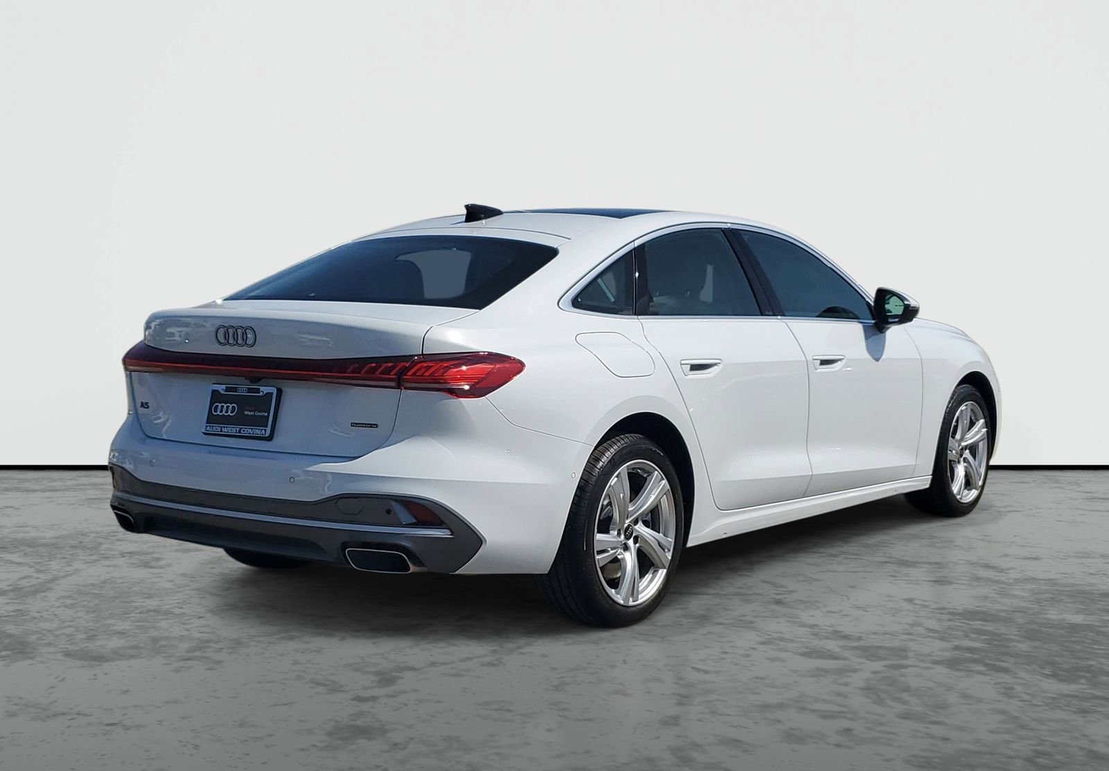 Used 2025 Audi A5 2.0T Premium w/ Convenience Package AWD/4WD image 4