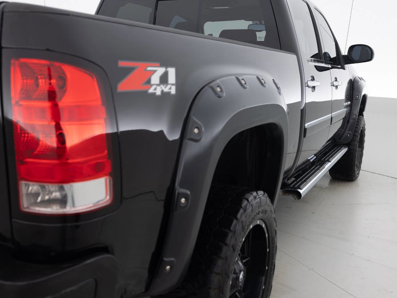 Used 2013 GMC Sierra 2500 Denali w/ Suspension Package, Off-Road image 14