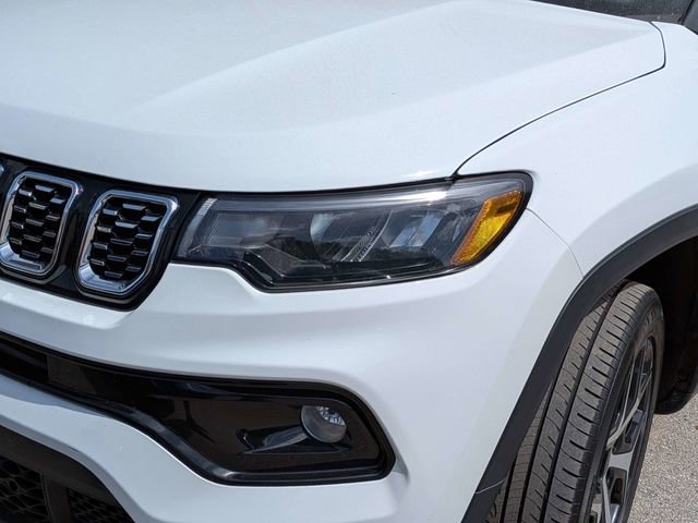 Used 2025 Jeep Compass Limited image 4