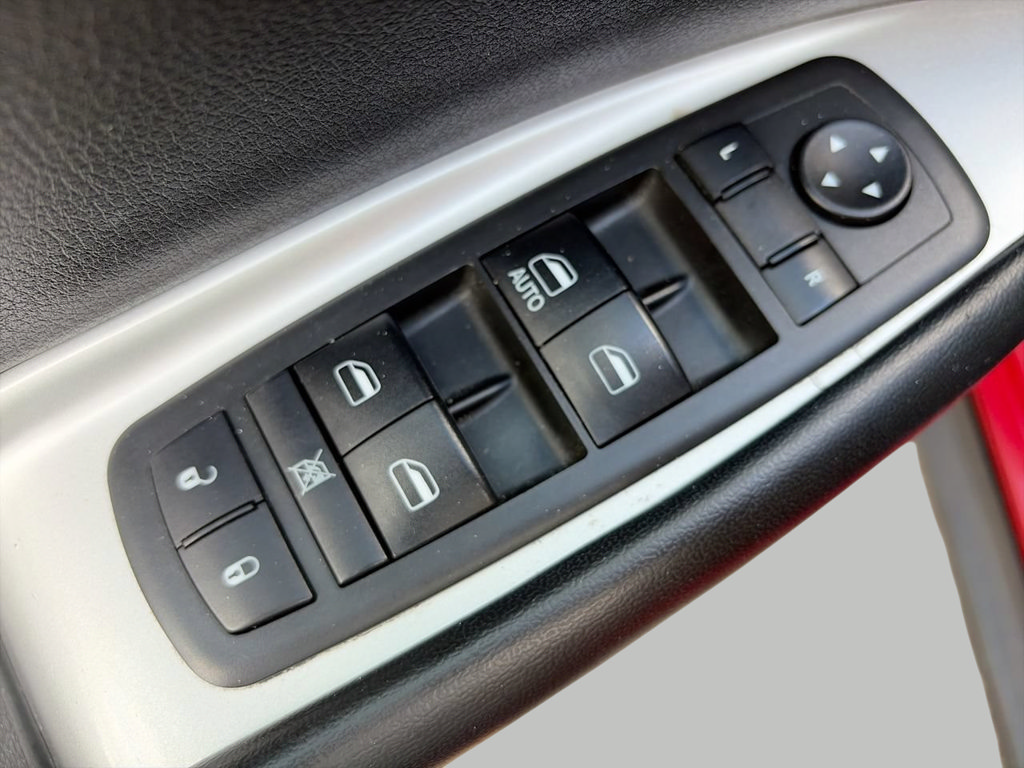 Used 2019 Dodge Journey SE w/ Connectivity Group FWD image 16