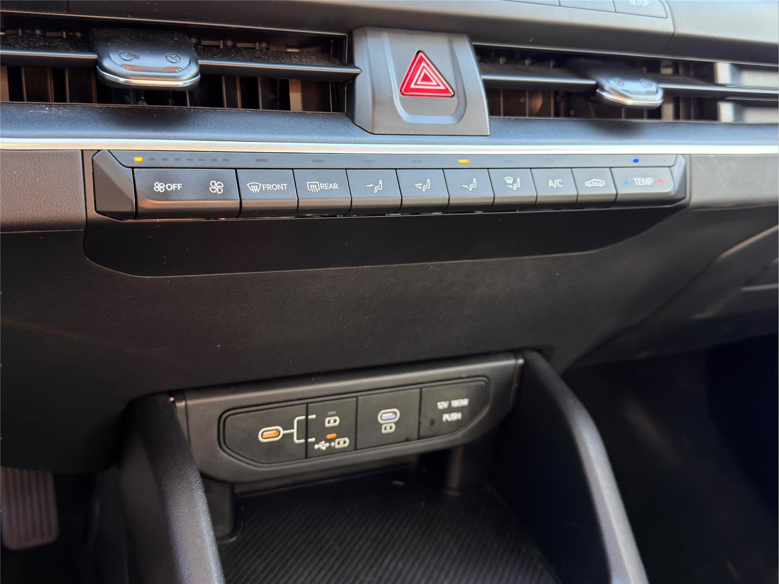 Used 2025 Kia K4 LXS image 15