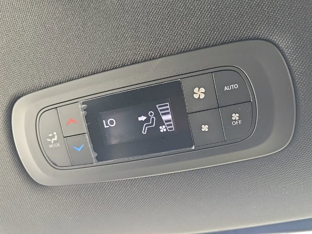 New 2026 Chrysler Pacifica Select w/ S Appearance Package image 24