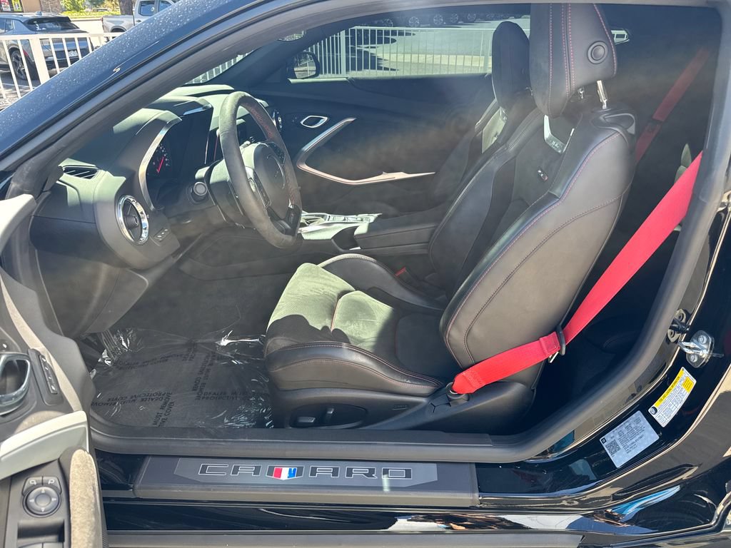 Used 2018 Chevrolet Camaro ZL1 RWD image 9