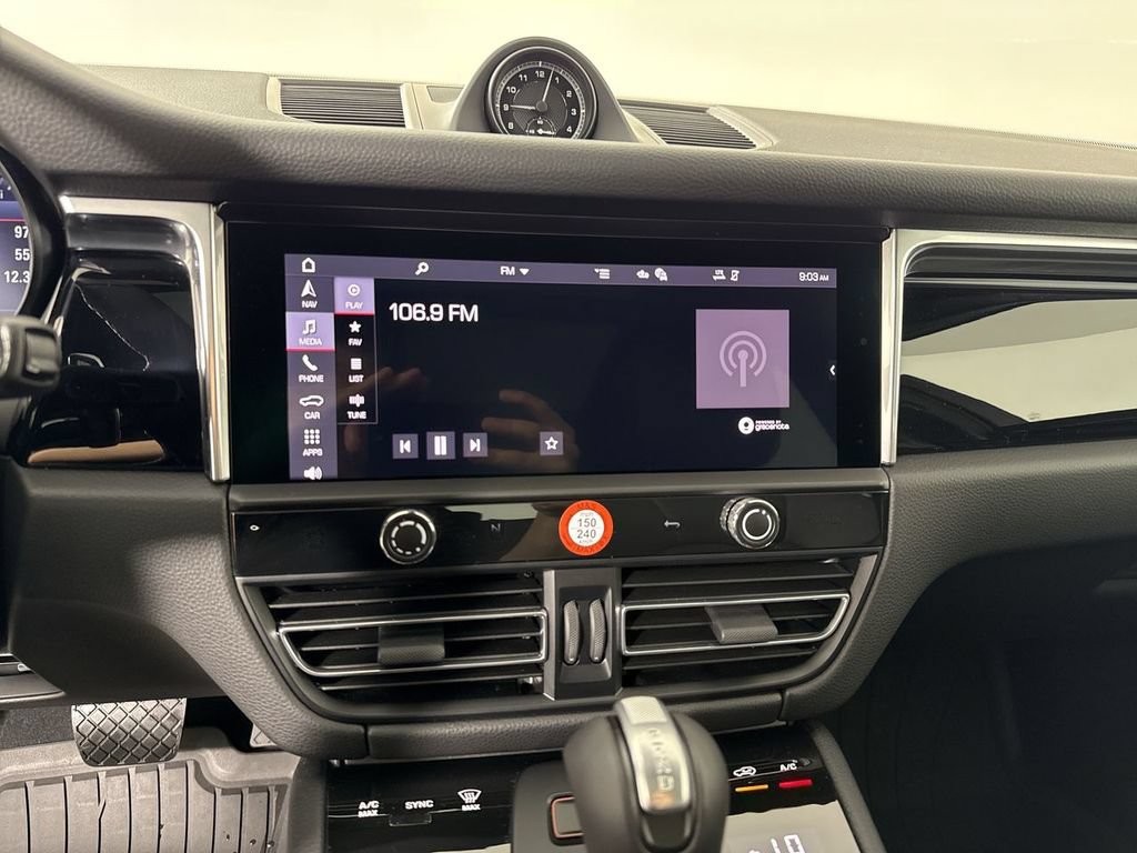 New 2026 Porsche Macan AWD/4WD image 27