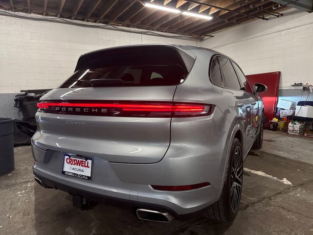 Used 2025 Porsche Cayenne image 5
