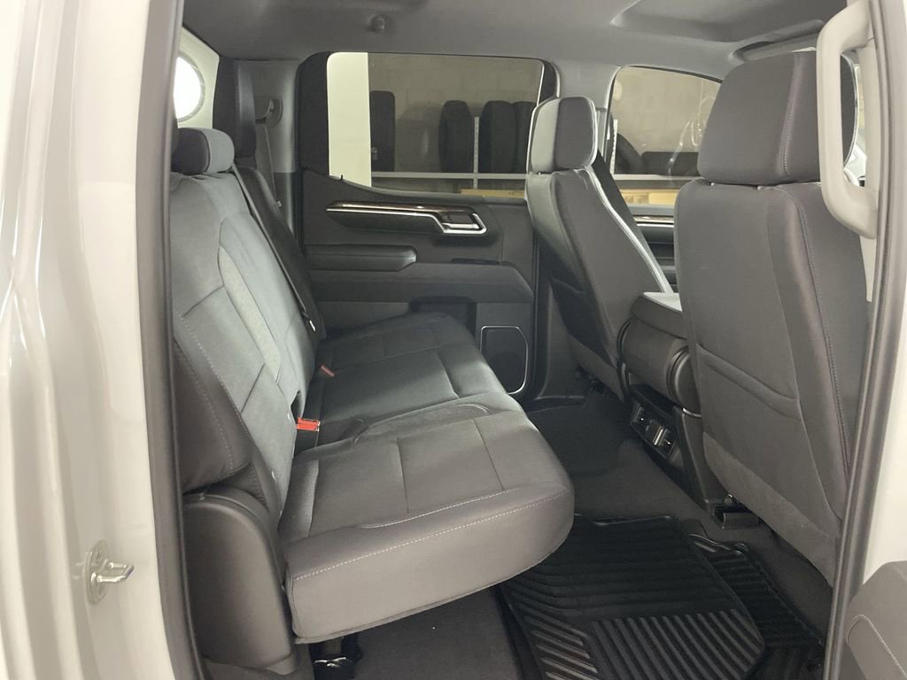 Used 2025 GMC Sierra 1500 SLE image 26