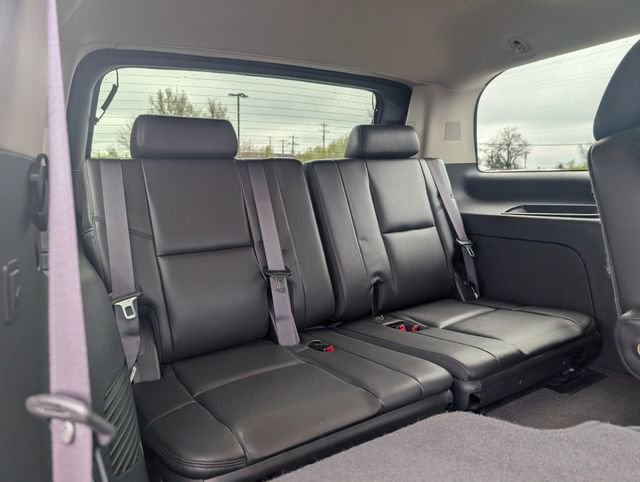 Used 2013 Cadillac Escalade Luxury image 21