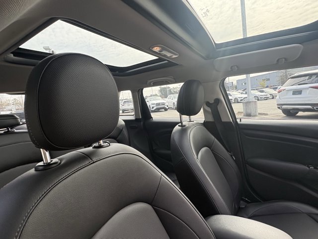 Used 2016 MINI Cooper 4-Door Hardtop image 20