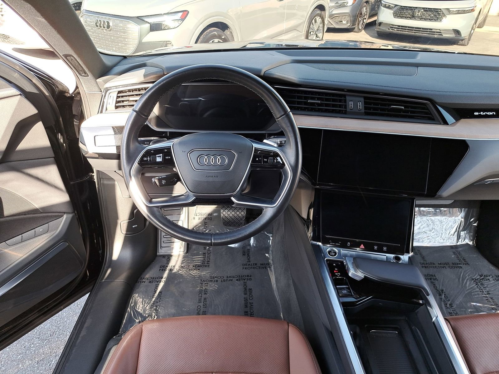 Used 2024 Audi Q8 e-tron Premium Plus w/ Premium Plus Package image 16