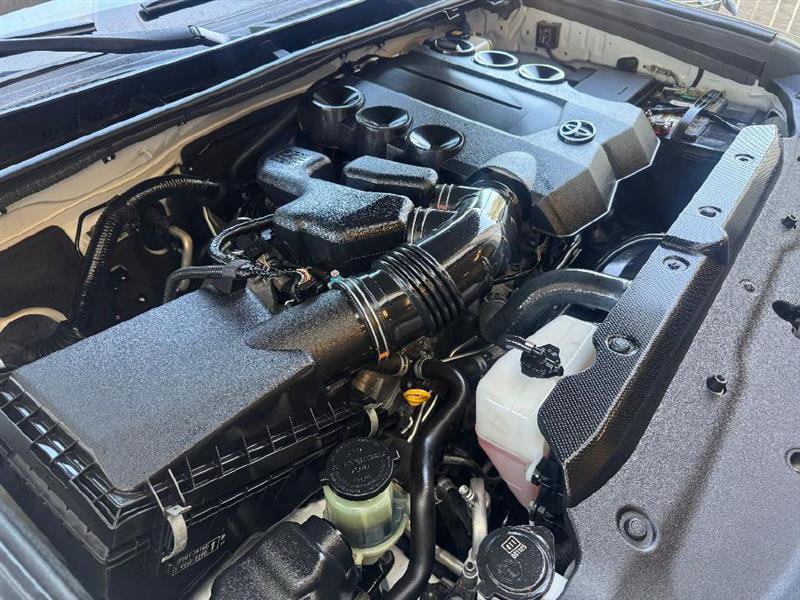 Used 2018 Toyota 4Runner SR5 Premium AWD/4WD image 25