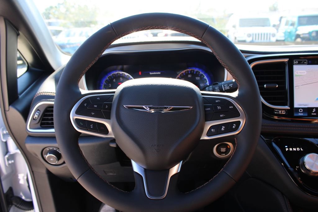 New 2026 Chrysler Pacifica Pinnacle image 31