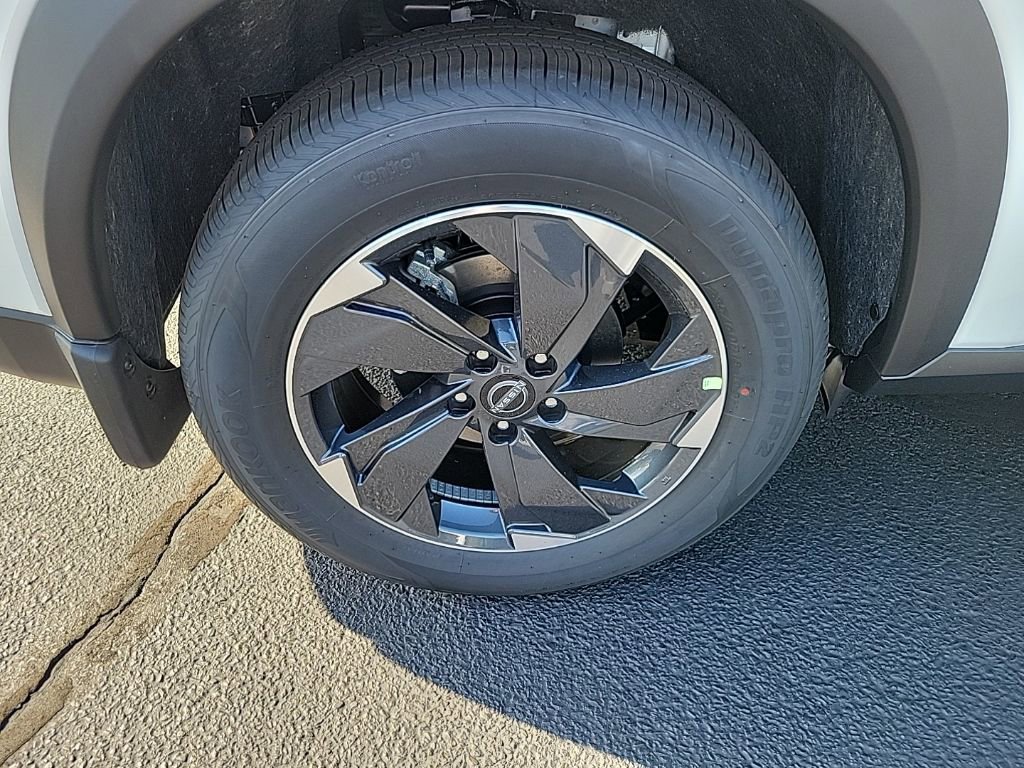 New 2026 Nissan Rogue SV image 9