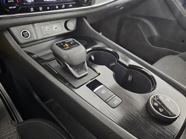 Used 2023 Nissan Rogue SV image 37