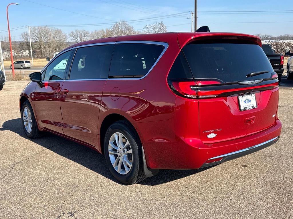 New 2026 Chrysler Pacifica Select AWD/4WD image 4