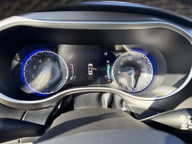 Used 2024 Chrysler Pacifica Touring-L FWD image 38
