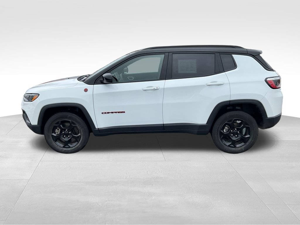 Used 2024 Jeep Compass Trailhawk AWD/4WD image 29