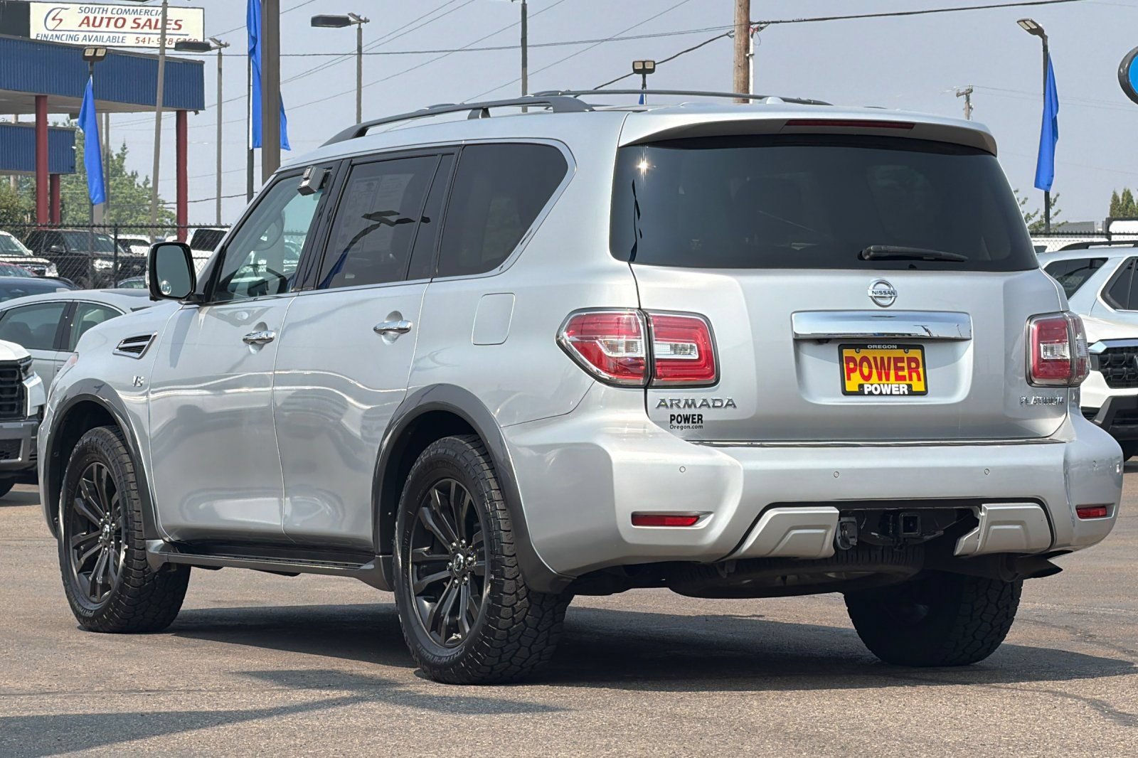 Used 2017 Nissan Armada Platinum w/ Interior Lighting Package AWD/4WD image 5