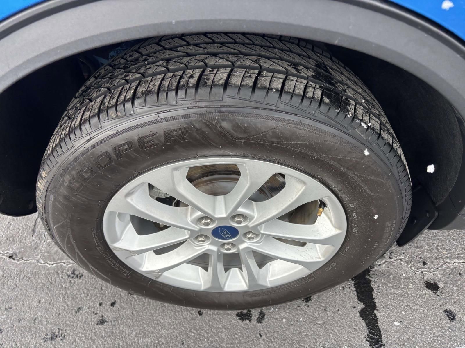 Used 2020 Ford Escape SE image 12