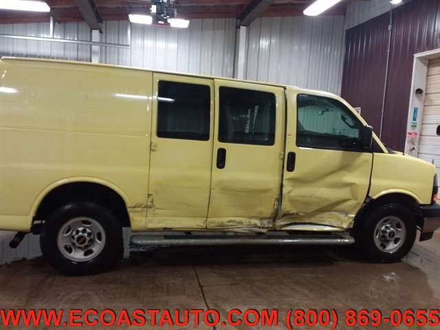 Used 2017 GMC Savana 2500 RWD image 3