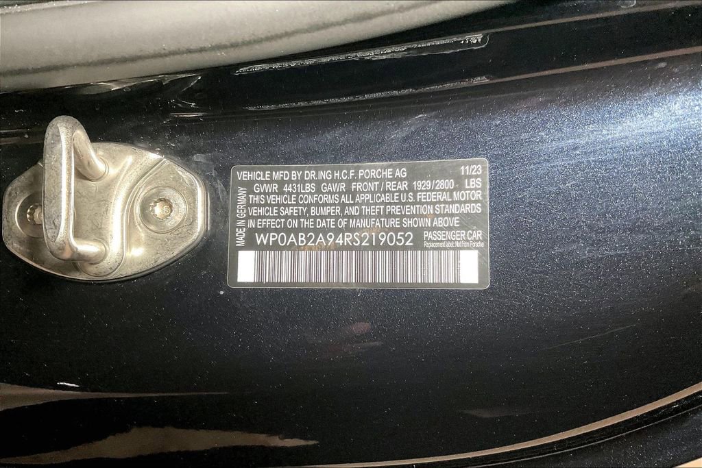 Used 2024 Porsche 911 Carrera 4S w/ Premium Package image 34