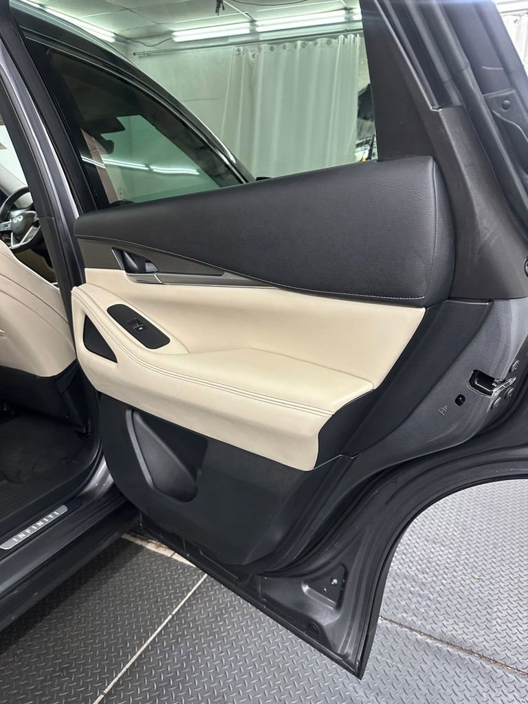 Used 2023 INFINITI QX60 Luxe image 40
