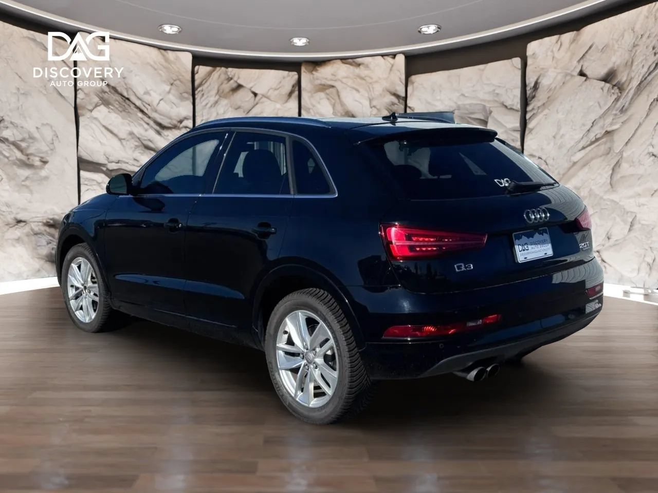 Used 2016 Audi Q3 2.0T Premium Plus w/ Technology Package AWD/4WD image 2