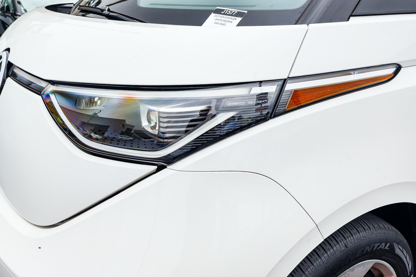Used 2025 Volkswagen ID. Buzz Pro S RWD image 25