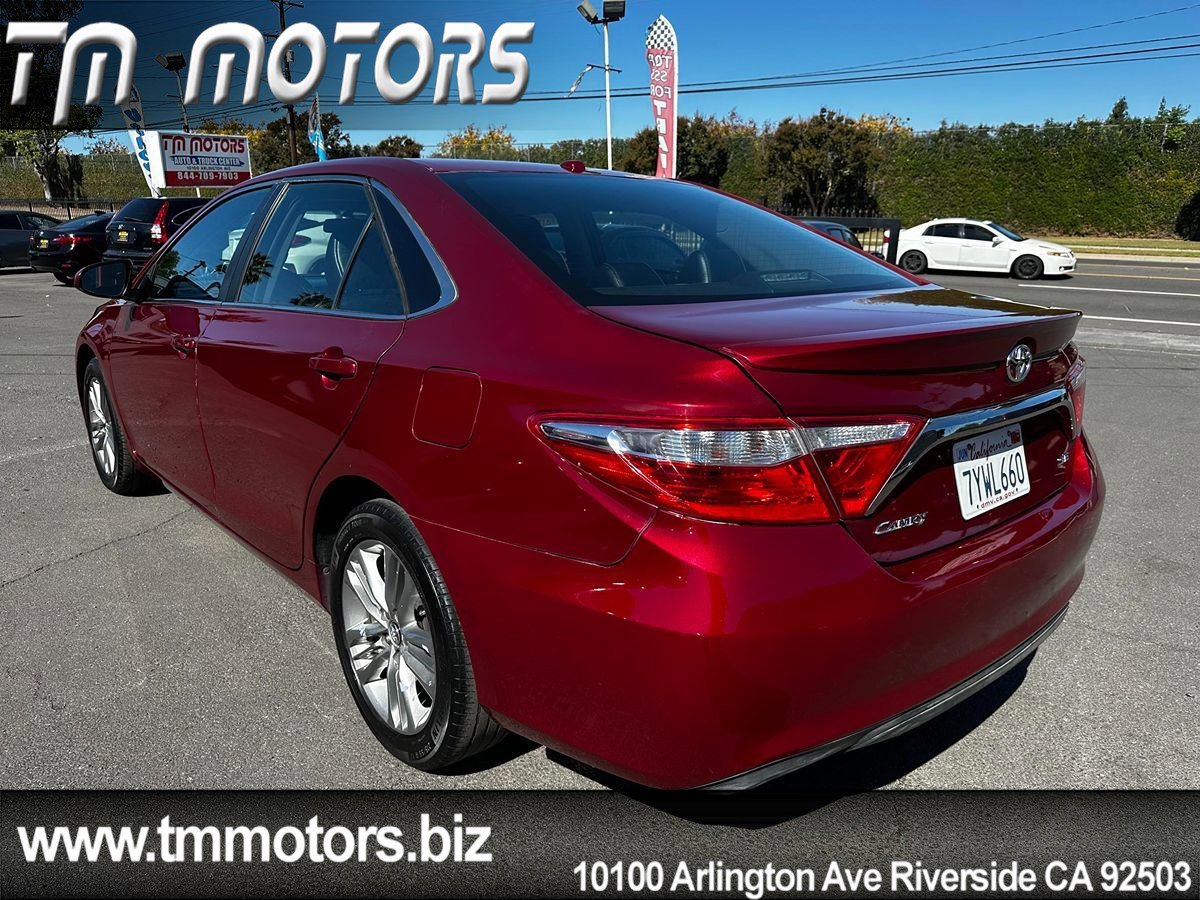 Used 2017 Toyota Camry SE image 4