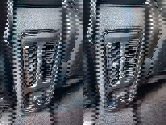 Used 2019 Jeep Grand Cherokee Altitude image 16