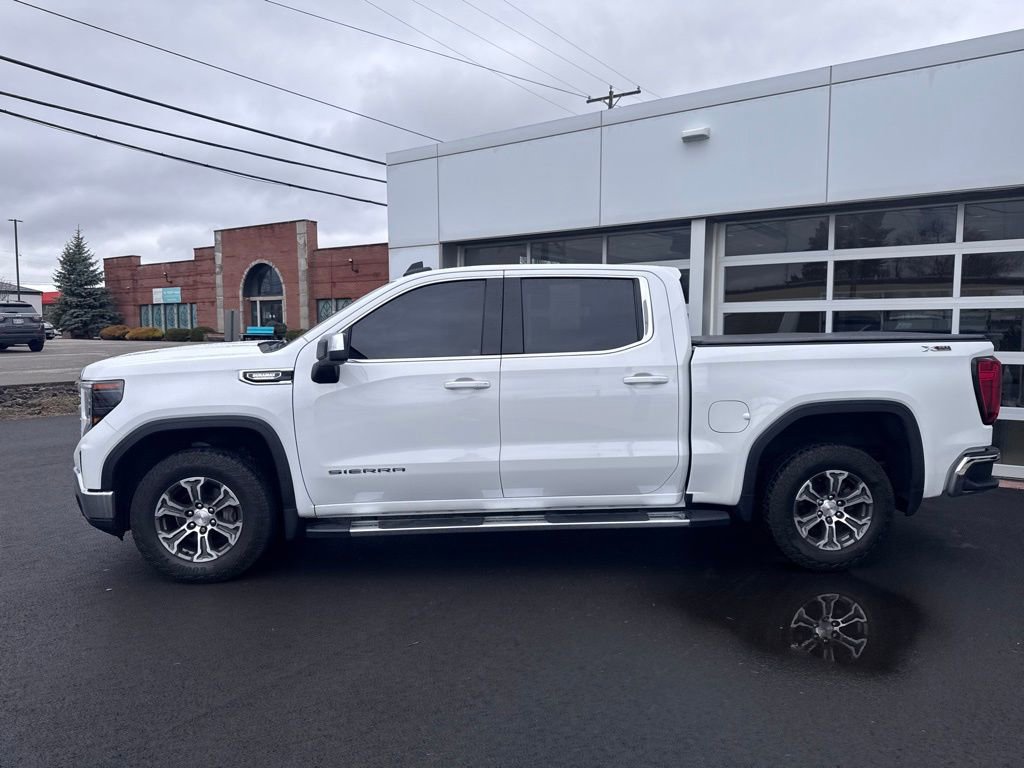 Used 2022 GMC Sierra 1500 SLE image 2