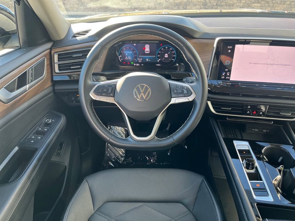 Certified 2025 Volkswagen Atlas SE image 25