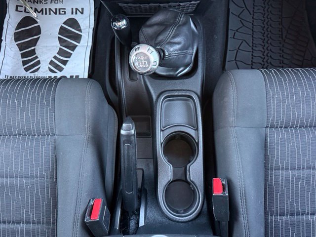 Used 2011 Jeep Wrangler Unlimited Sahara AWD/4WD image 24
