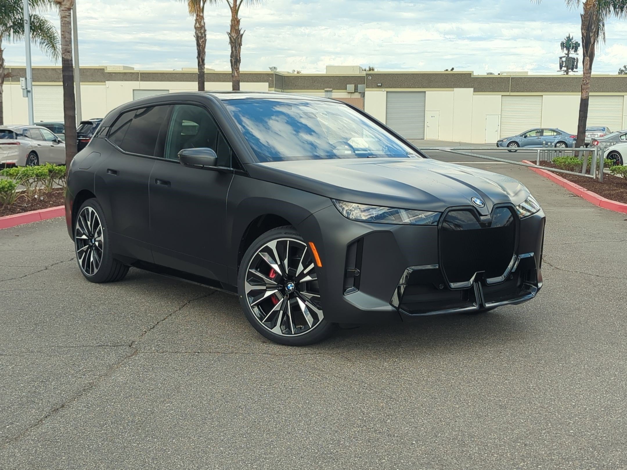 New 2026 BMW iX xDrive60 w/ M Sport Package image 2