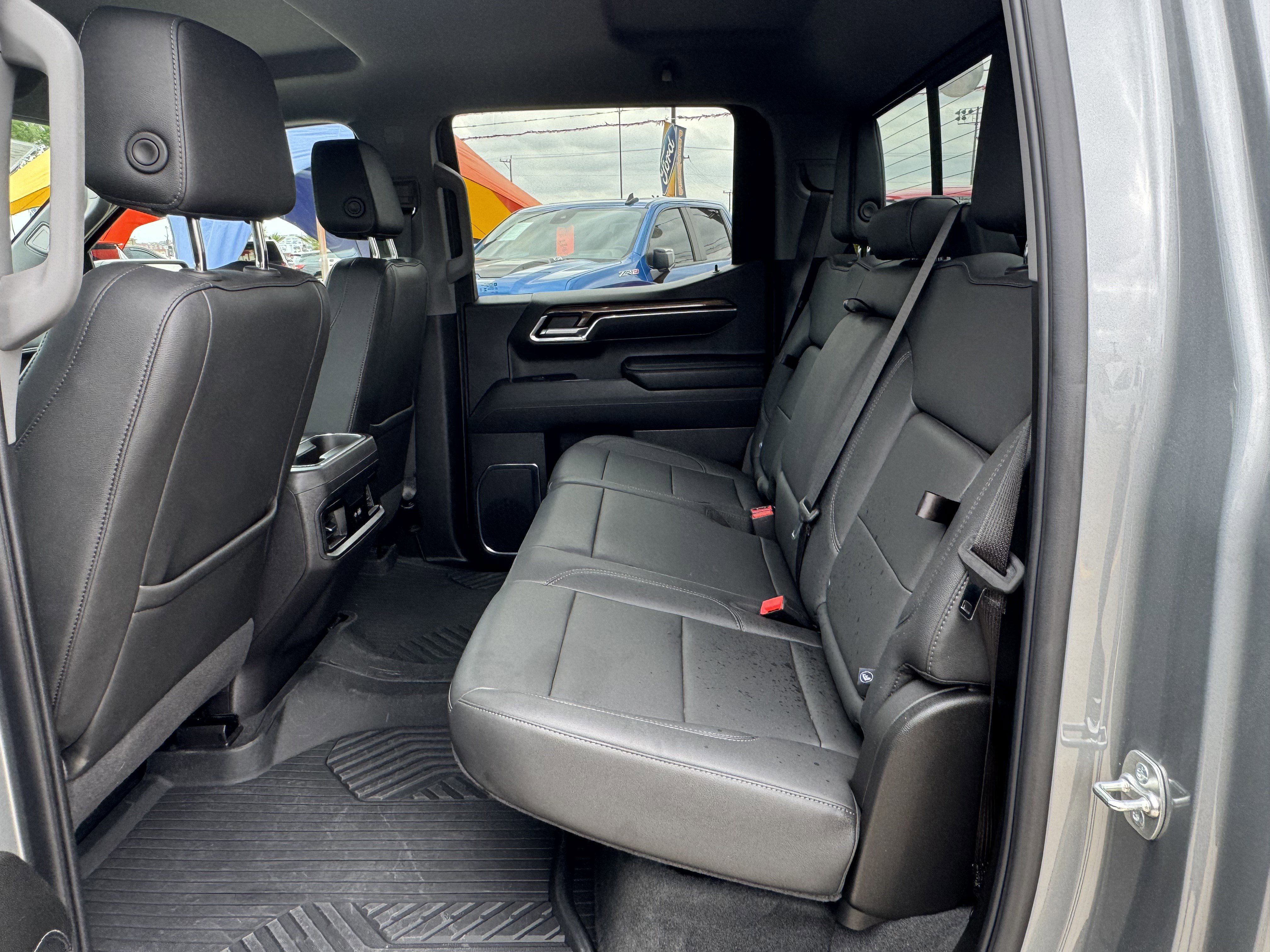 Used 2025 Chevrolet Silverado 1500 LT Trail Boss w/ Convenience Package II image 12