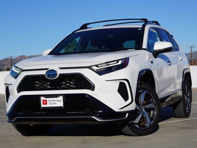 Certified 2023 Toyota RAV4 SE image 3