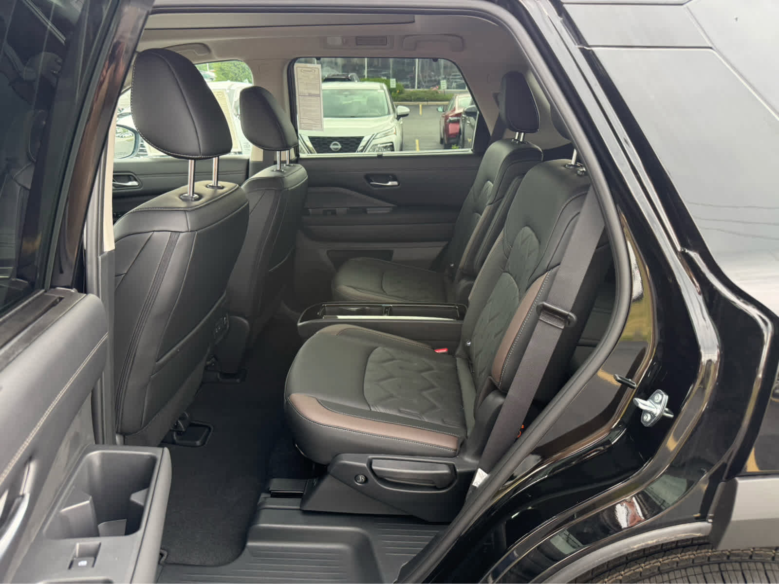 New 2026 Nissan Pathfinder Platinum AWD/4WD image 15