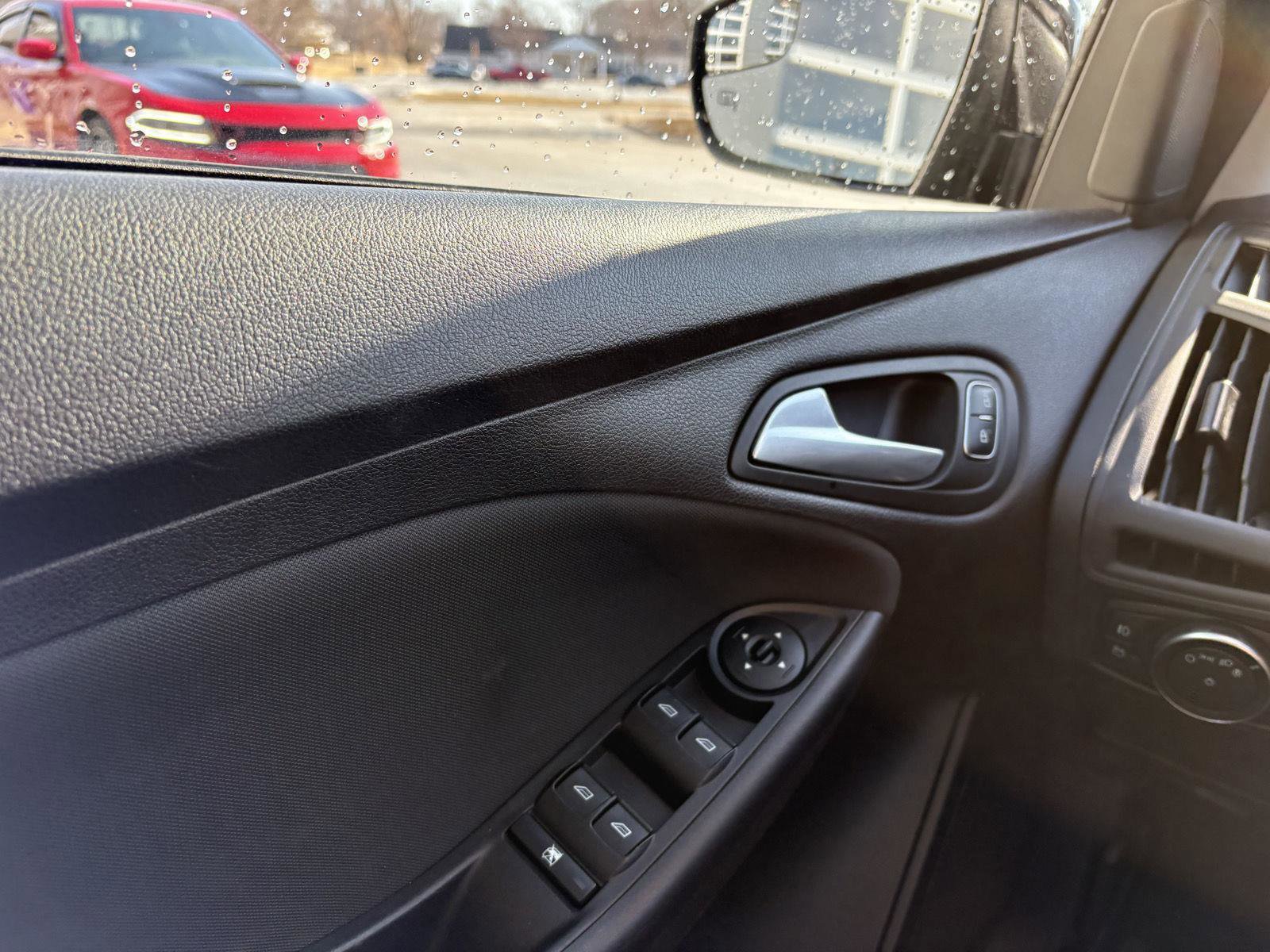 Used 2017 Ford Focus SE image 13