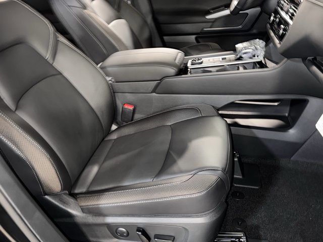 New 2025 Nissan Pathfinder SL image 8