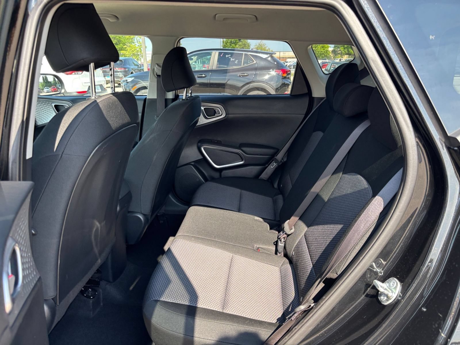 Used 2025 Kia Soul LX w/ LX Technology Package FWD image 22