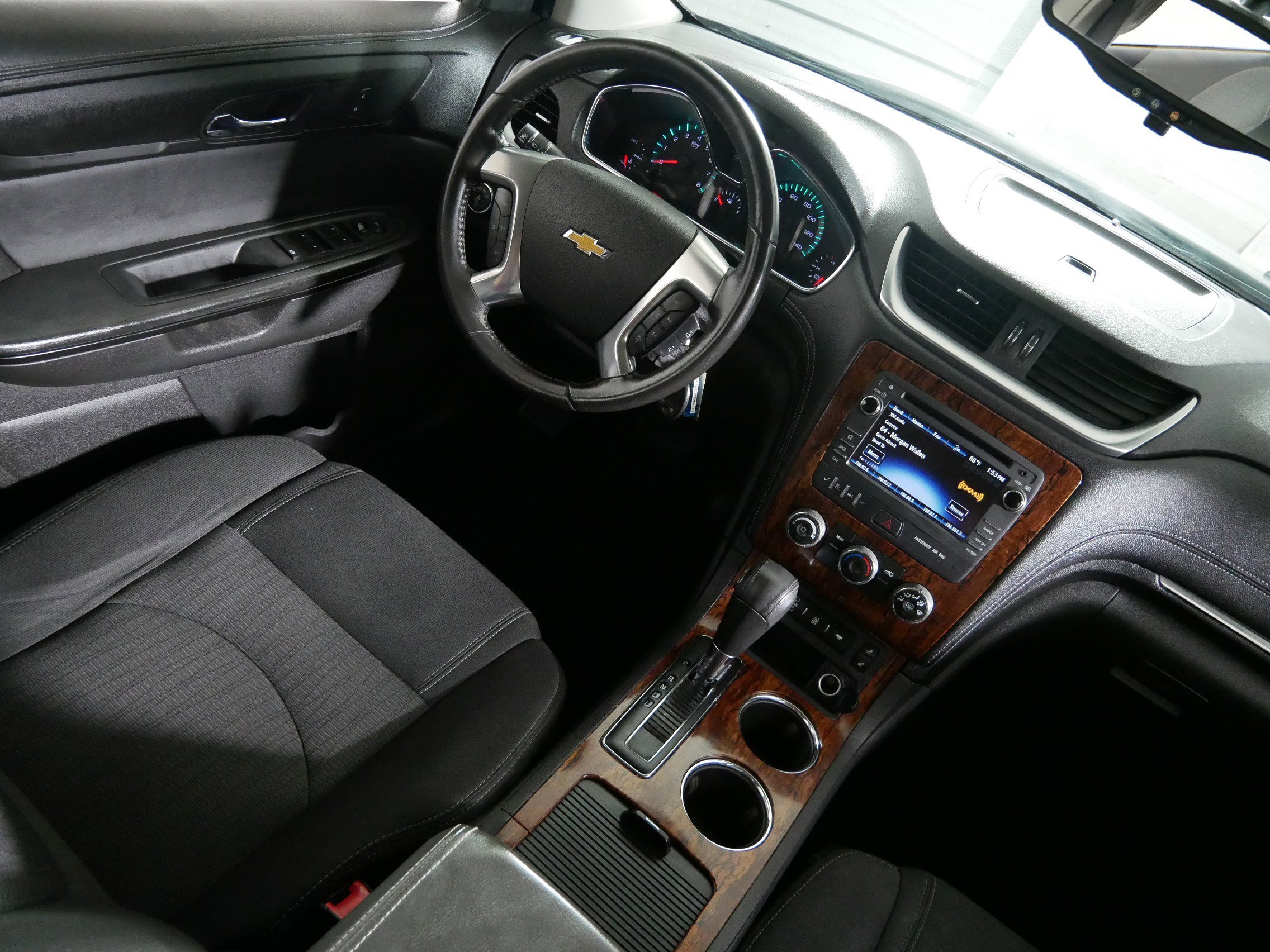 Used 2013 Chevrolet Traverse LT w/ All-Star Edition AWD/4WD image 9