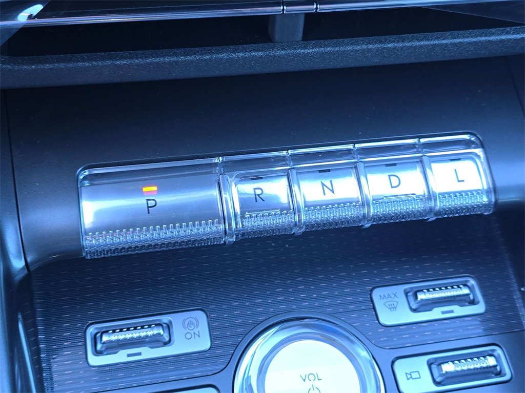 New 2025 Lincoln Nautilus Premier w/ Equipment Group 102A image 26