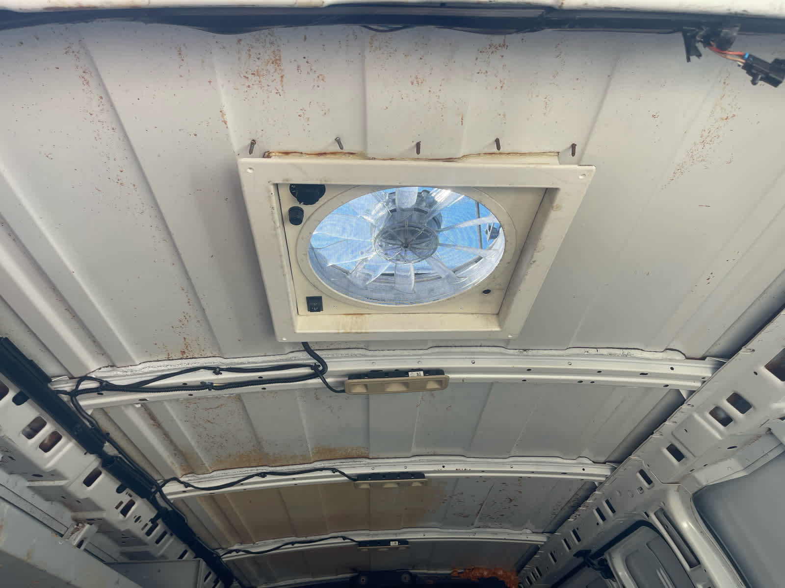 Used 2019 GMC Savana 3500 RWD image 29