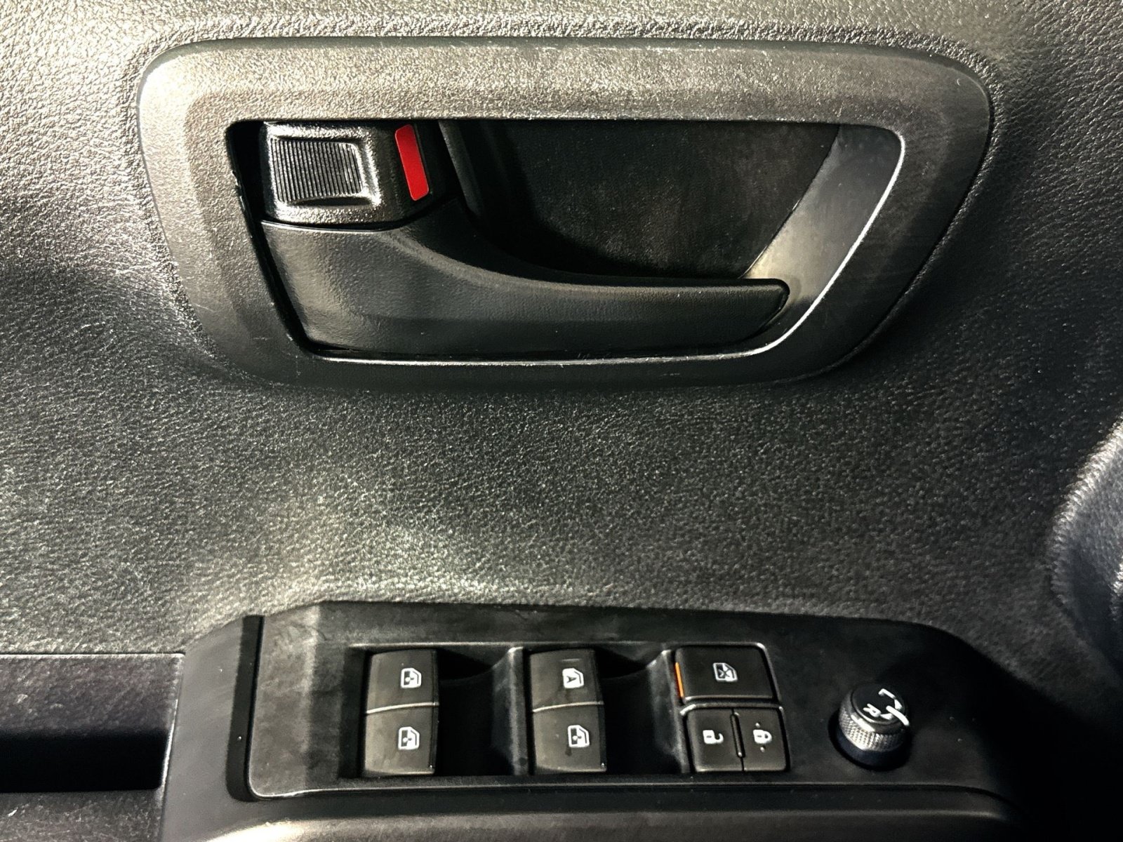 Used 2023 Toyota Tacoma SR w/ SR Convenience Package RWD image 15