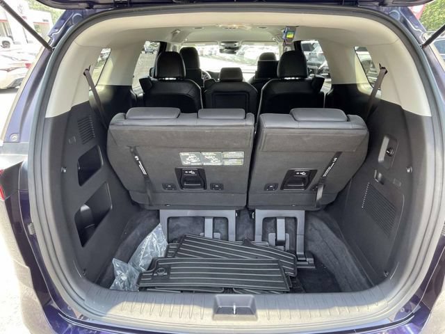 Used 2023 Kia Carnival LX FWD image 5