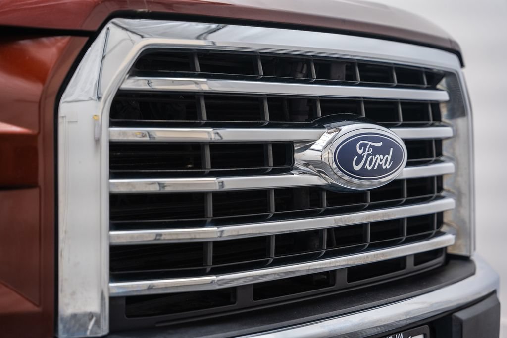 Used 2015 Ford F150 XLT w/ Equipment Group 302A Luxury AWD/4WD image 11