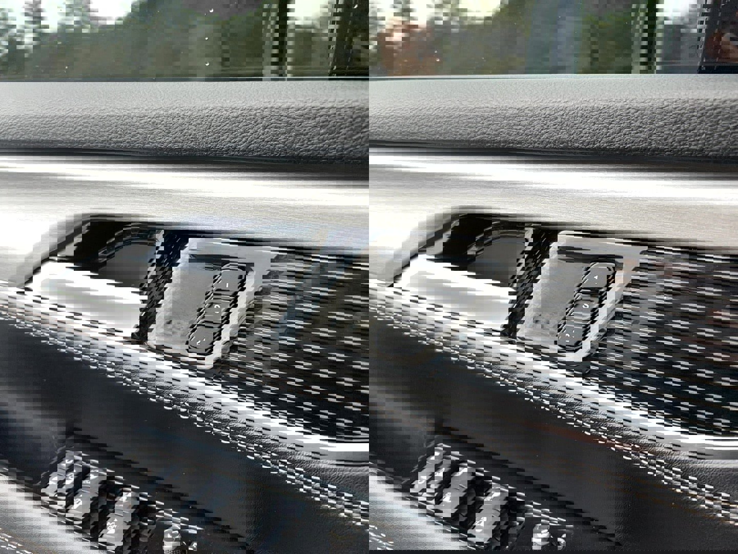 Used 2023 Jeep Wagoneer Series II w/ Convenience Group I image 14