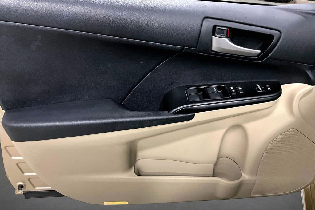 Used 2012 Toyota Camry LE image 19