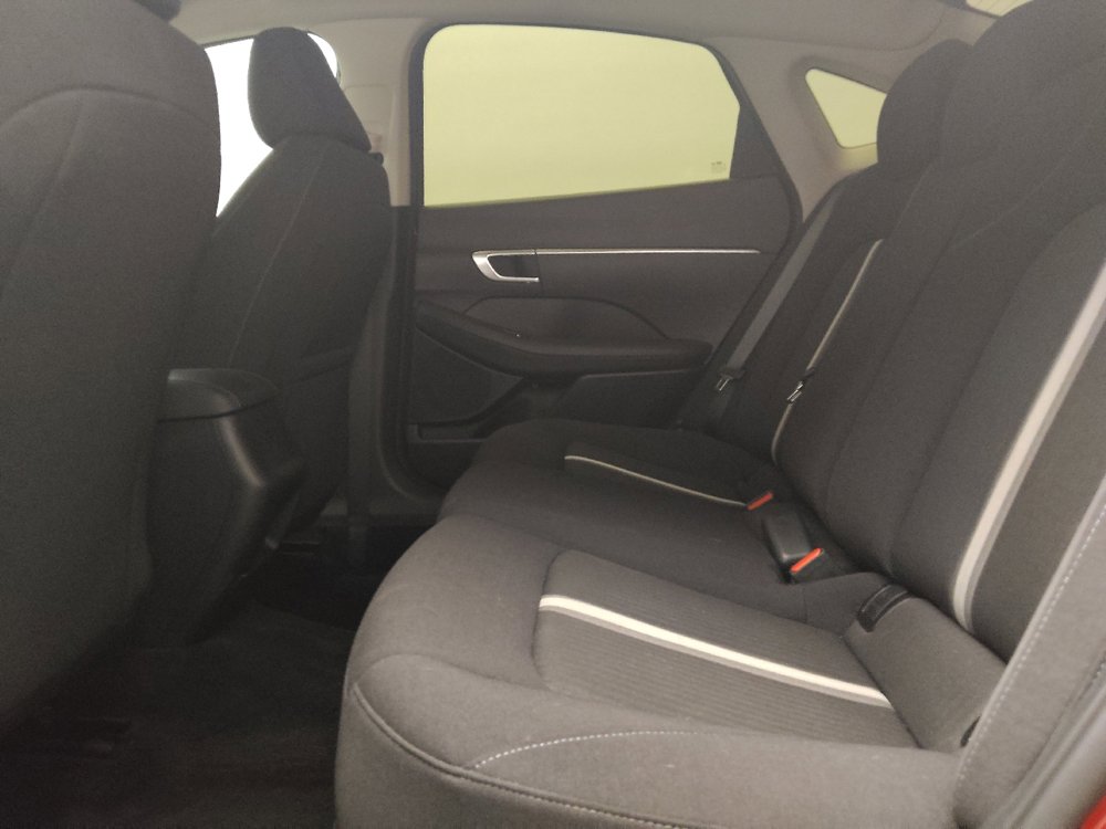 Used 2023 Hyundai Sonata SE w/ Preferred Accessory Package image 18